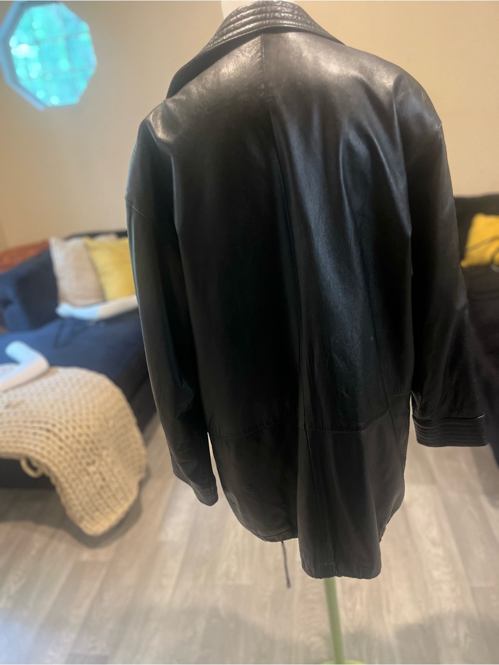 Black Leather Minimalist Grunge Vintage Zip-Front Jacket with Quilted Collar - Picture 10 of 10